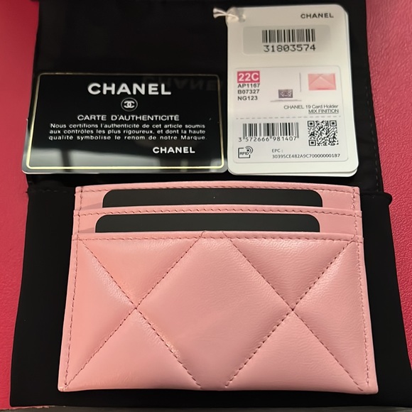 CHANEL 19 Card Holder Pink - Picture 8 of 8